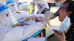 В поисках "Дельты": 11 млн жителей Уханя должны сдать тест на коронавирус