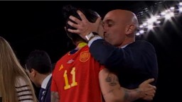 Роковой поцелуй в финале ЧМ: испанская футболистка говорит, что не давала на него согласия