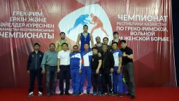 Акмолинские борцы завоевали 5 медалей Первенства страны