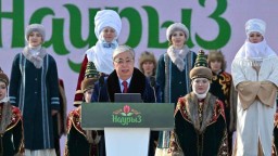Токаев поздравил казахстанцев с Наурызом