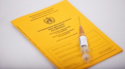 В Германии мужчина напал на медиков с требованием выдать сертификат без прививки