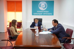 ​Аким Акмолинской области провел прием граждан по личным вопросам