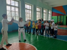 Воспитанников Центра поддержки детей посетили спортсмены - сотрудники акмолинского ДУИС