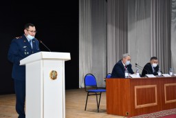 ​Акмолинские полицейские провели встречу с жителями села Красный Яр