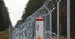 Литва завершила строительство заграждения на границе с Беларусью