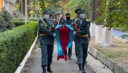 Военнослужащие Алматинского гарнизона почтили память Сагадата Нурмагамбетова