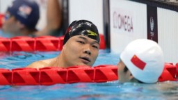 Китайский паралимпиец завоевал четыре "золота" по плаванию, не имея рук