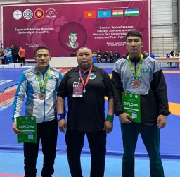 Акмолинцы завоевали бронзу на международном турнире по поясной борьбе в Кыргызстане
