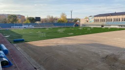 На стадионе «Окжетпес» начались работы по укладке искусственного покрытия