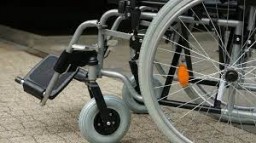 В Кокшетау умершим инвалидам выдали коляски и средства гигиены на миллионы тенге
