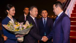 Премьер-министр Алихан Смаилов прибыл с рабочим визитом в КНР