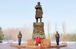 Военные почтили память о подвиге героев Великой Отечественной войны в Нур-Султане
