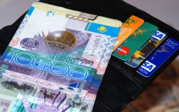 Кошелек с документами и банковскую карту украл сварщик со стройки в Кокшетау