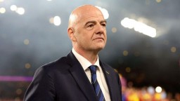 Президент FIFA призвал засчитывать поражение команде, чьи болельщики позволяют расистские выходки