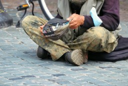 Более 1500 человек наказали за попрошайничество в Акмолинской области