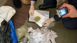 В Акмолинской области 63-летний мужчина организовал наркомагазин на съемной квартире